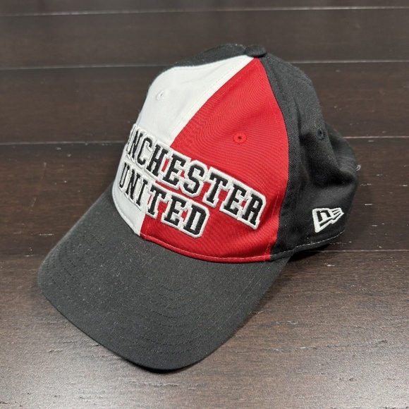 New Era Manchester United FC 9Twenty Strap Back Adjustable Hat Red White Black - Picture 1 of 7